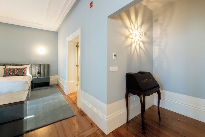 Room 51 of 57