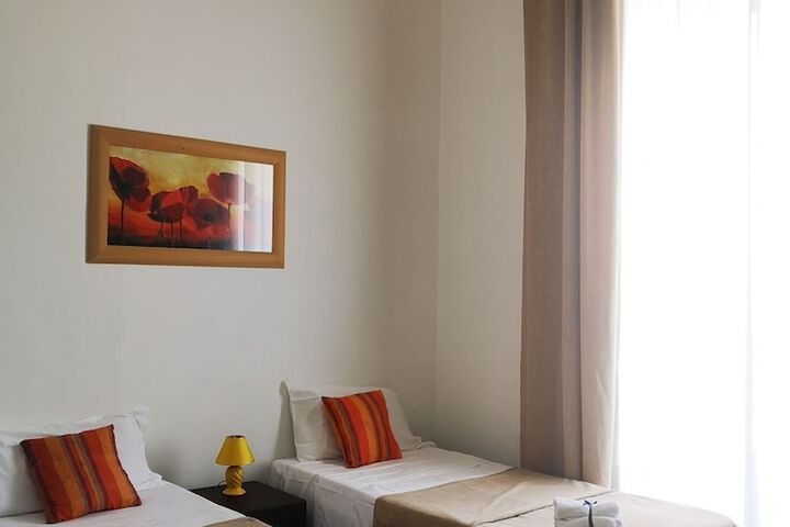 Room 9 of 40