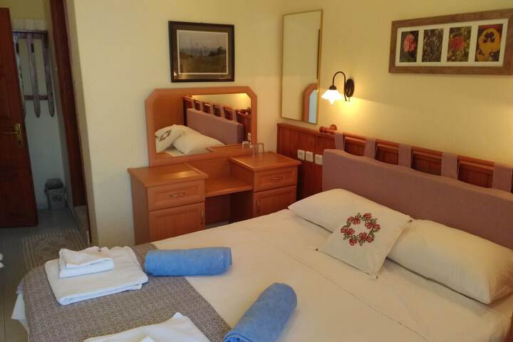 Room 9 of 25