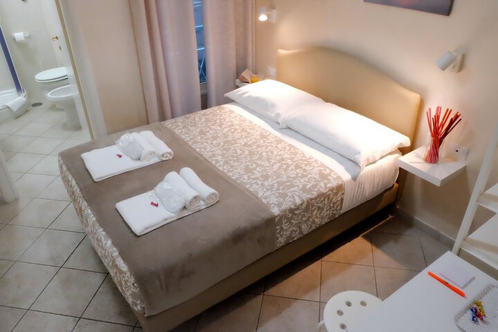 Room 15 of 37