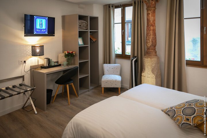 Room 44 of 96