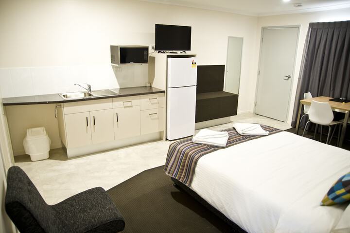 Room 13 of 37