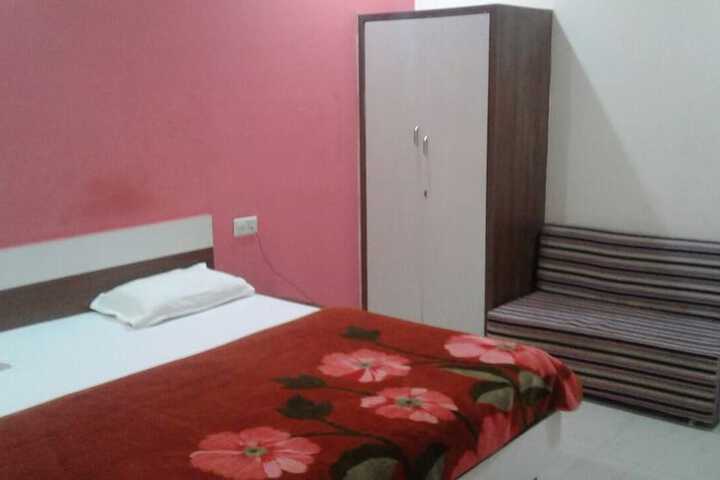 Room 16 of 26