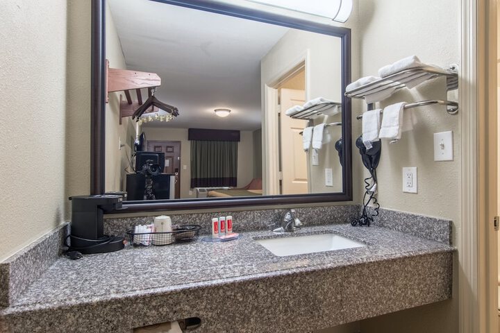 Clean Restrooms