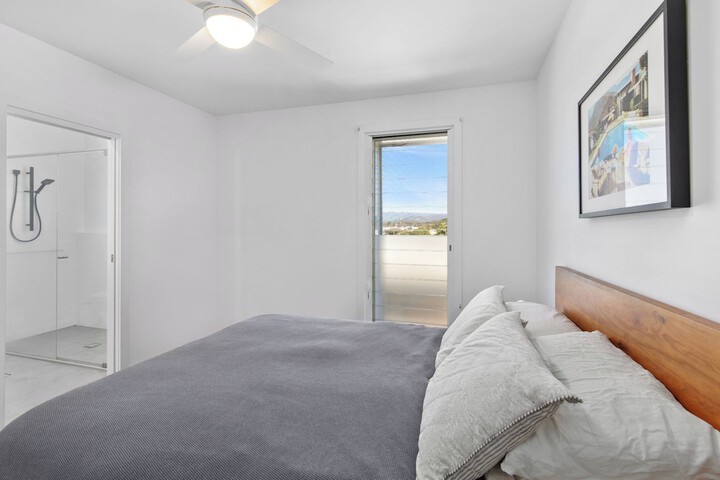 Room 2 of 21