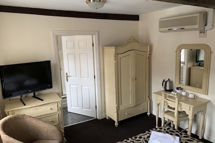 Room 5 of 22