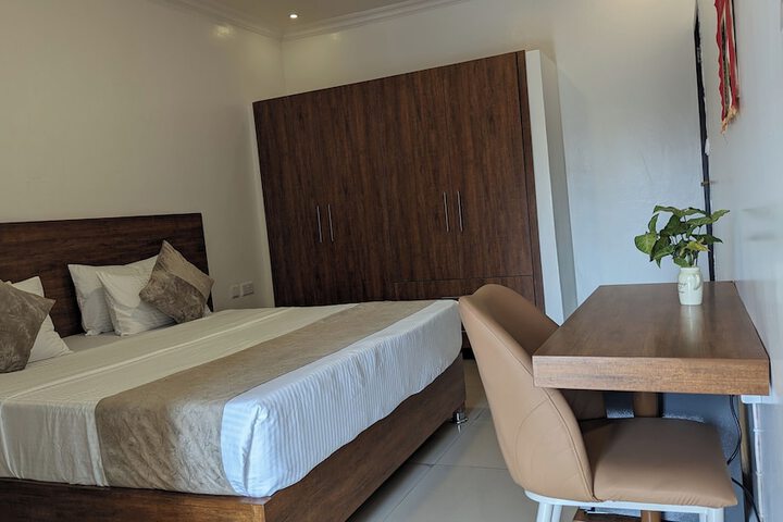 Room 7 of 30