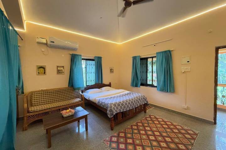 Room 4 of 11