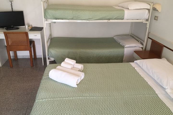 Room 21 of 57