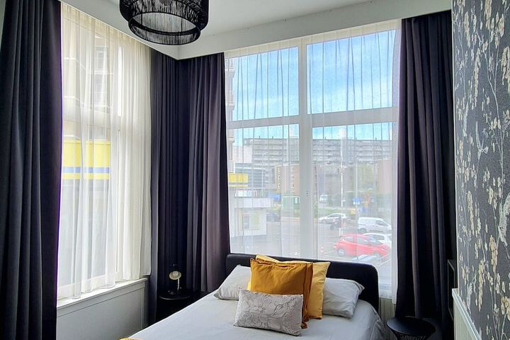 Room 7 of 33