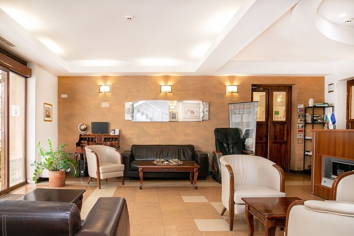 Guest Lobby