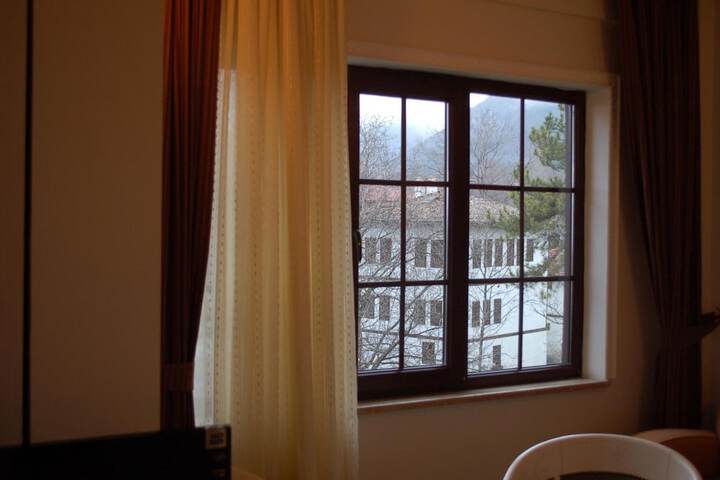 Room 16 of 53