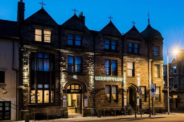 Hotel Entry