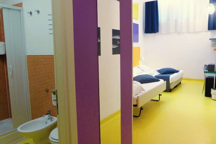 Room 42 of 144