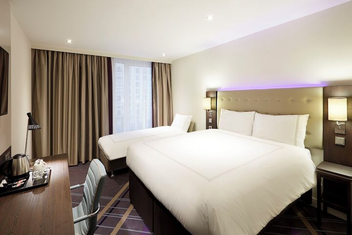 Room 10 of 40