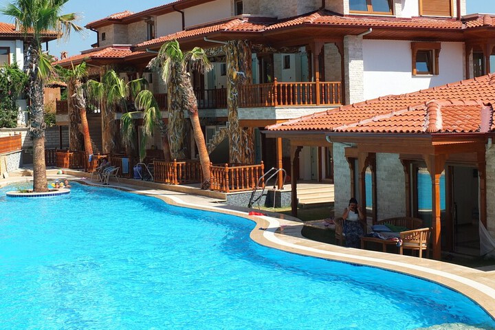 Pool 15 of 22