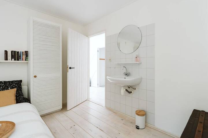 Room 20 of 27