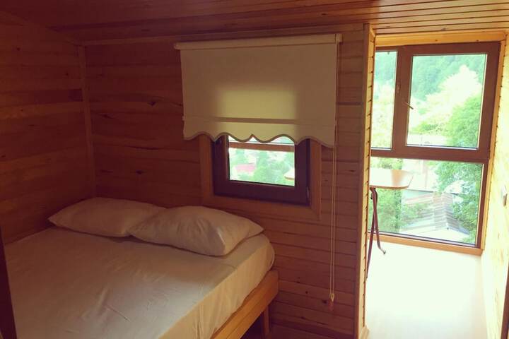 Room 13 of 42