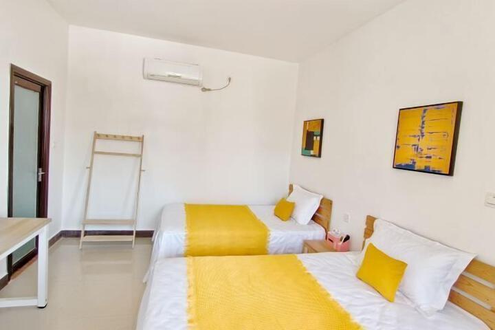 Room 34 of 62