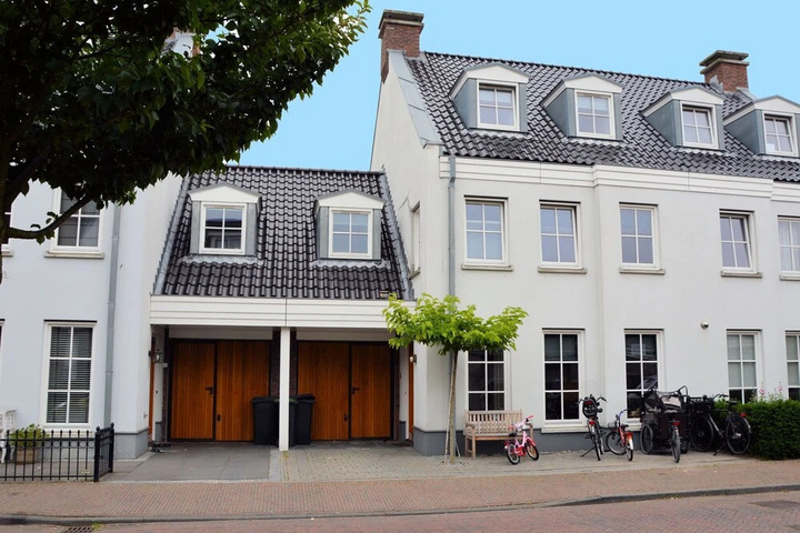 Fantastic Family House in the old Center at a Short Distance From Beach and sea