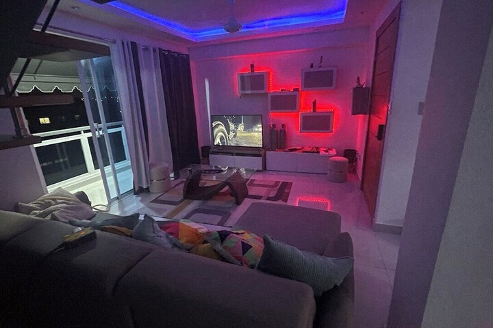 Room 12 of 25