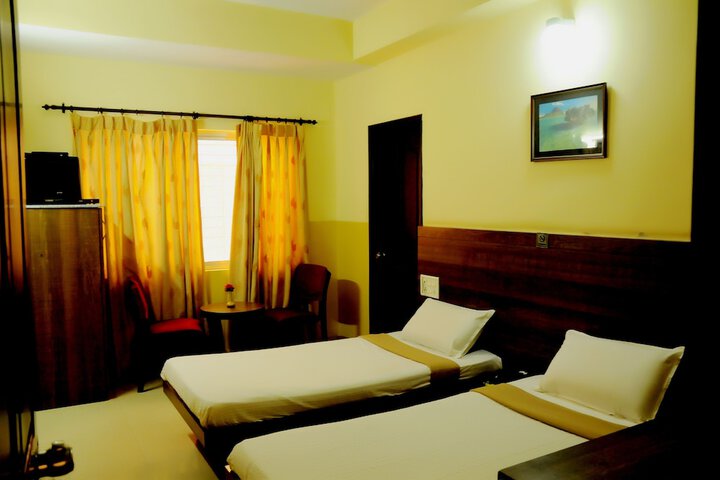 Room 16 of 36