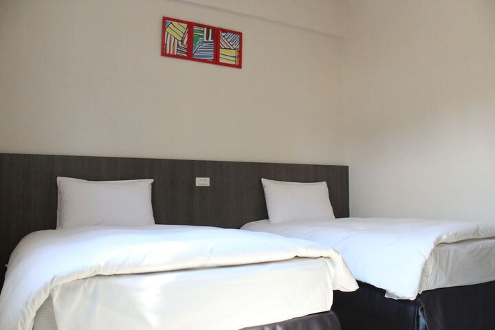Room 17 of 48