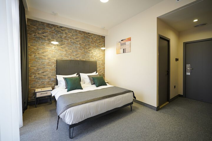 Room 13 of 209