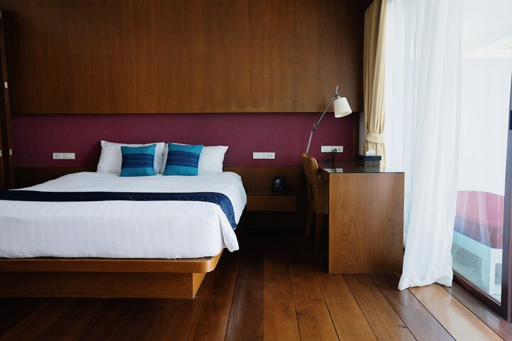 Room 18 of 160