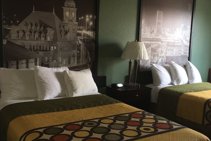 2 Double Beds (6 of 11)