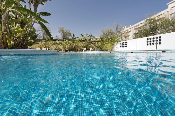 Hotel with Pool