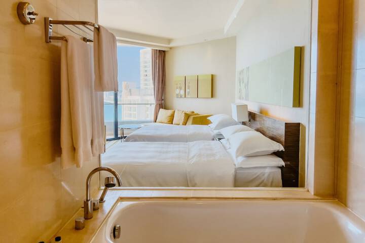 Room 18 of 131