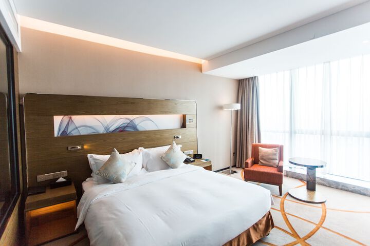 Room 27 of 70
