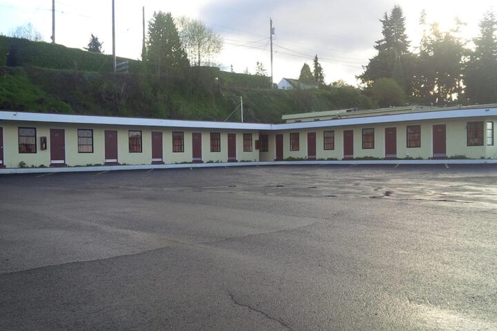 Property Grounds 15 of 18