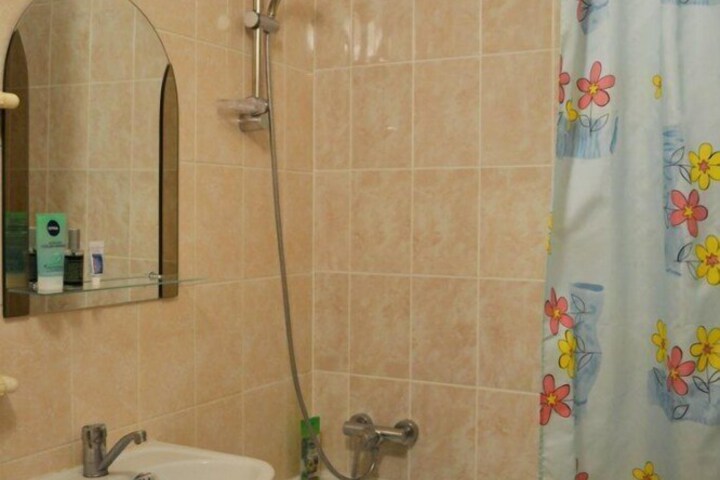 Room 9 of 15