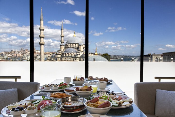 Breakfast/Coffee Service 84 of 107