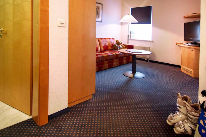 Room 36 of 85