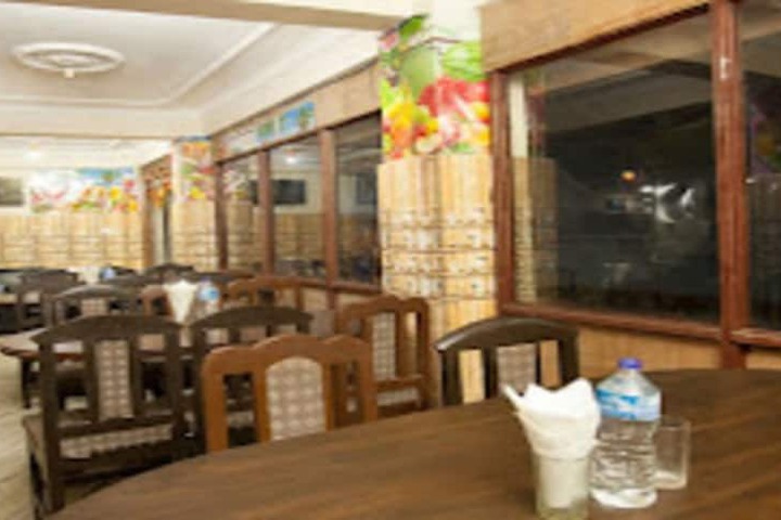 Dining 5 of 7