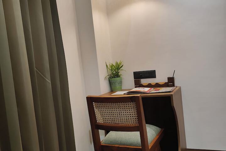 Room 17 of 30