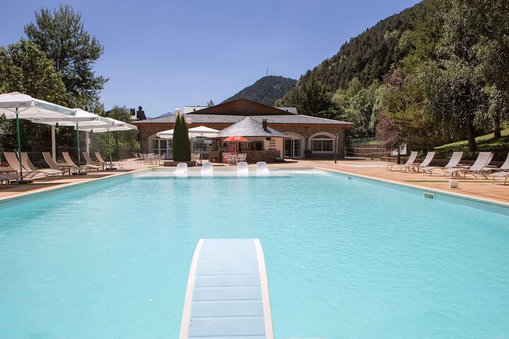 Hotel with Pool