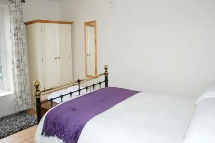 Room 3 of 3