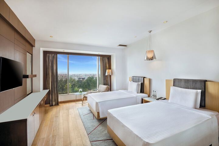 Room 28 of 145