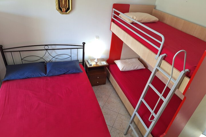 Room 49 of 116