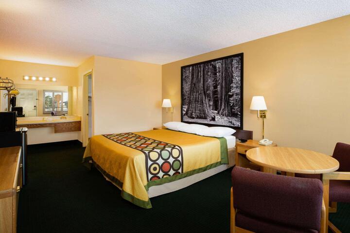1 King Bed (1 of 5)