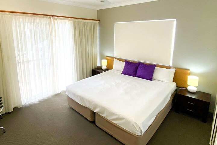 Room 4 of 97