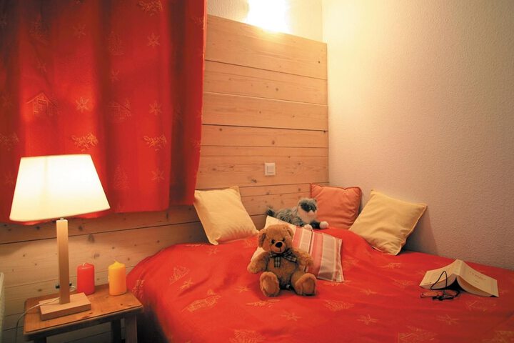 Room 5 of 19
