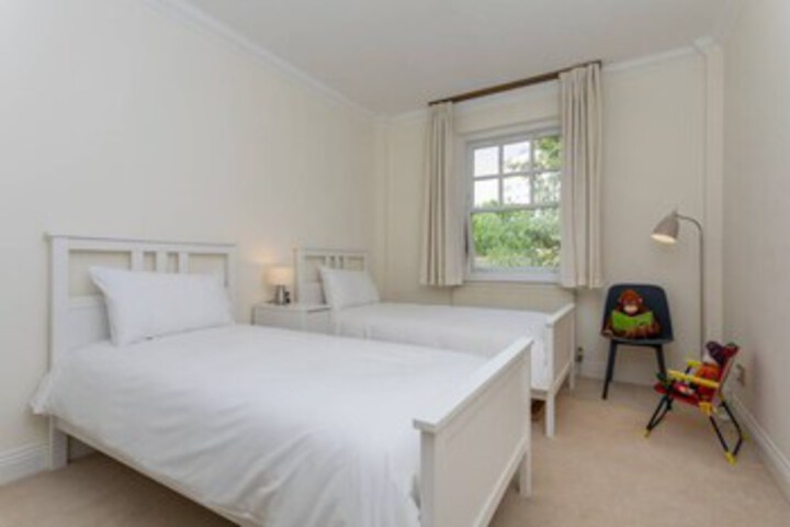 Room 14 of 19