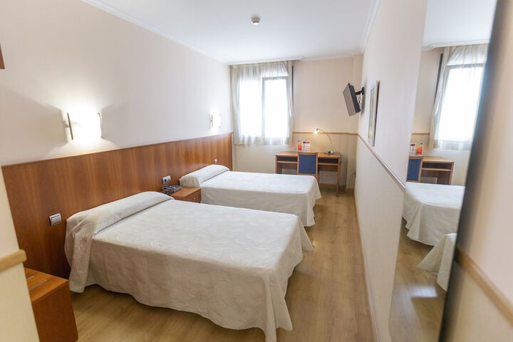 Room 6 of 38