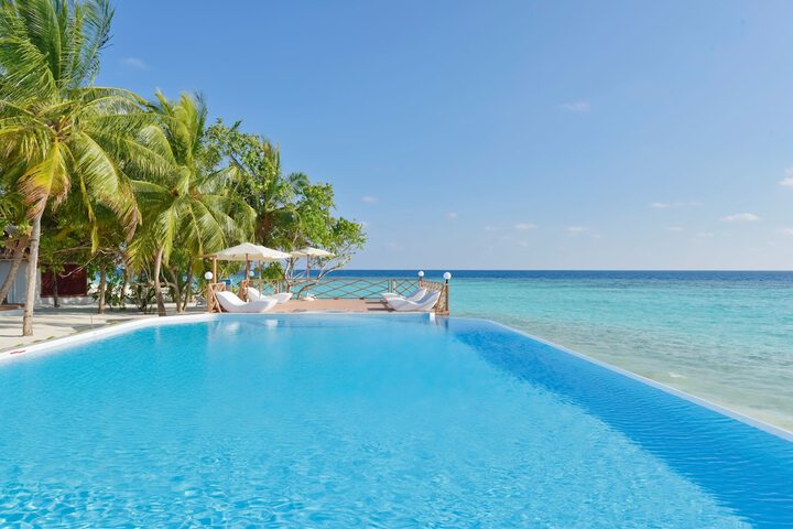 Hotel with Pool