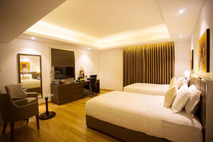 Room 31 of 102